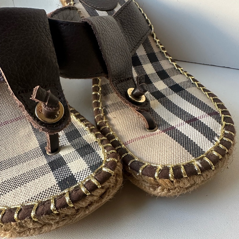 Burberry women’s Brown Leather thong Espadrille Wedge Slide sandals S:38 (7.5-8) - Picture 2 of 12